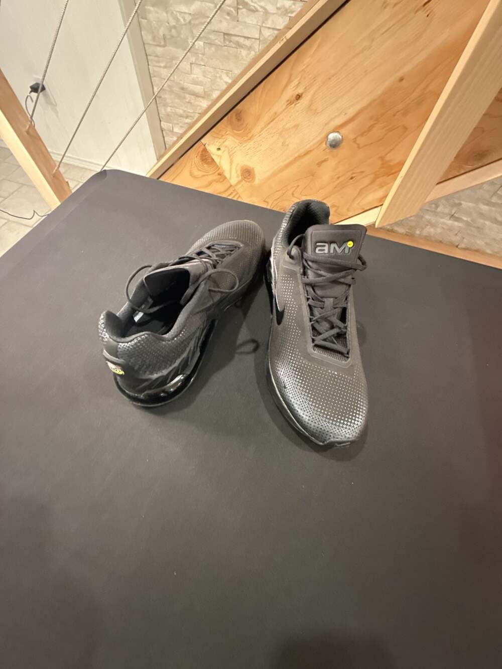 Nike Air Max Phoenix Size 11.5 Black Anthracite Sneakers with Box